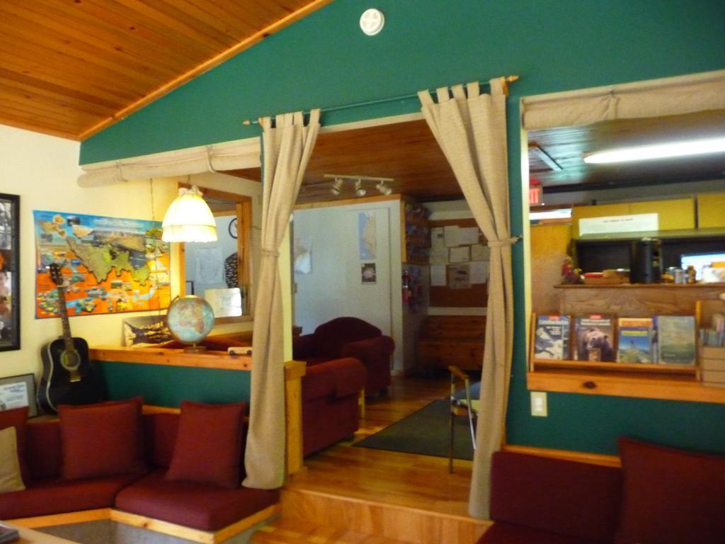 Hi Castle Mountain - Hostel Εξωτερικό φωτογραφία